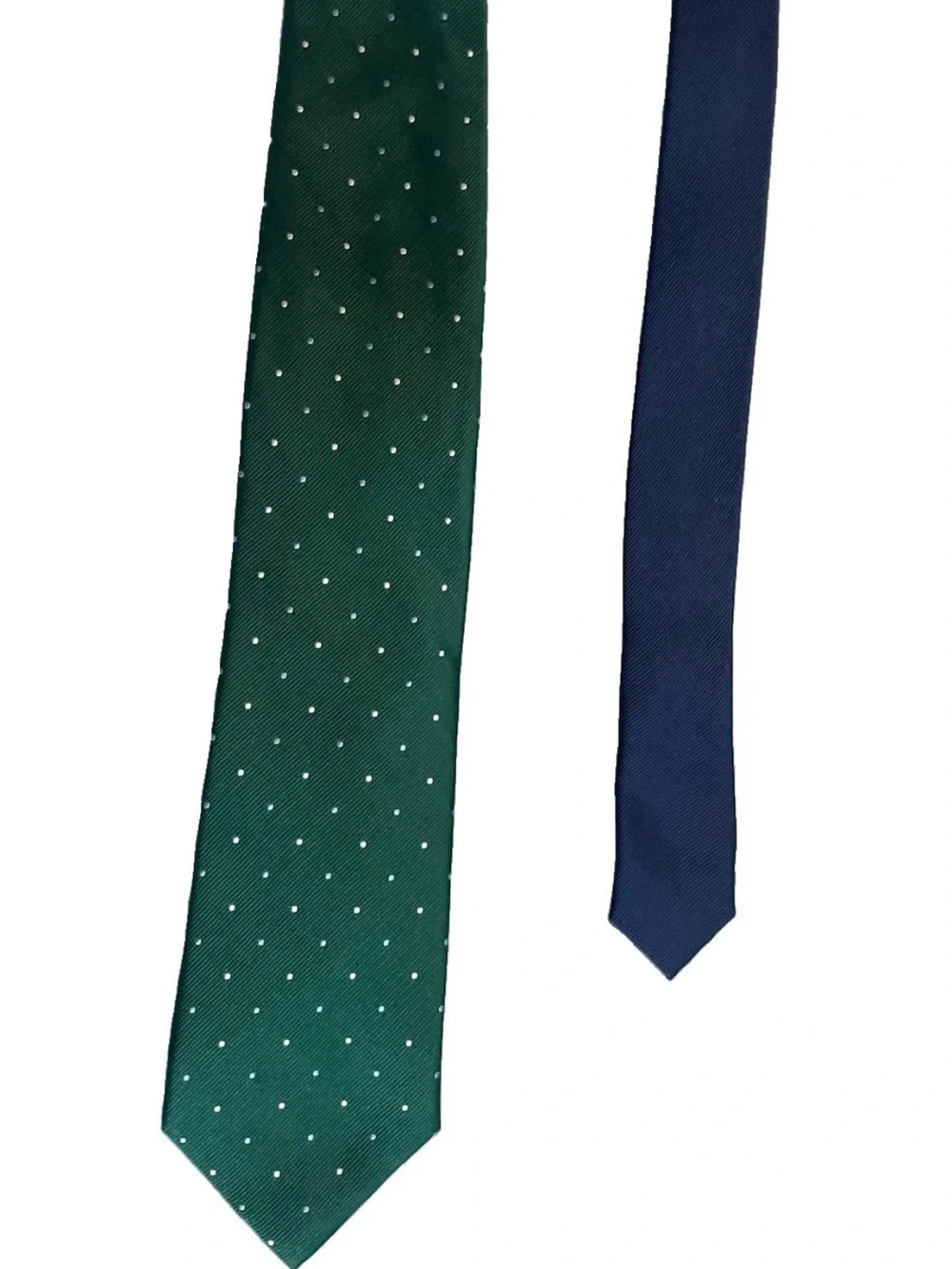 Tommy Hilfiger 100% Silk Green Tie w/White and Blue Polka Dots  (3 in x 61 in)